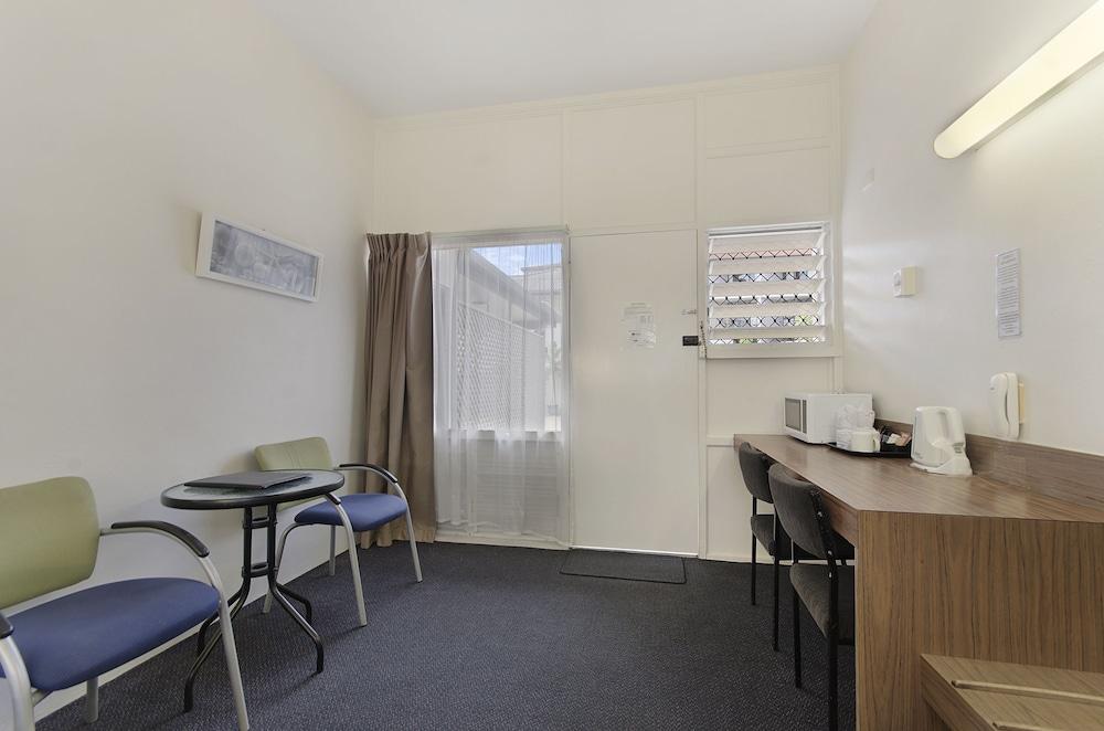 Beach House Motel Townsville Exterior photo