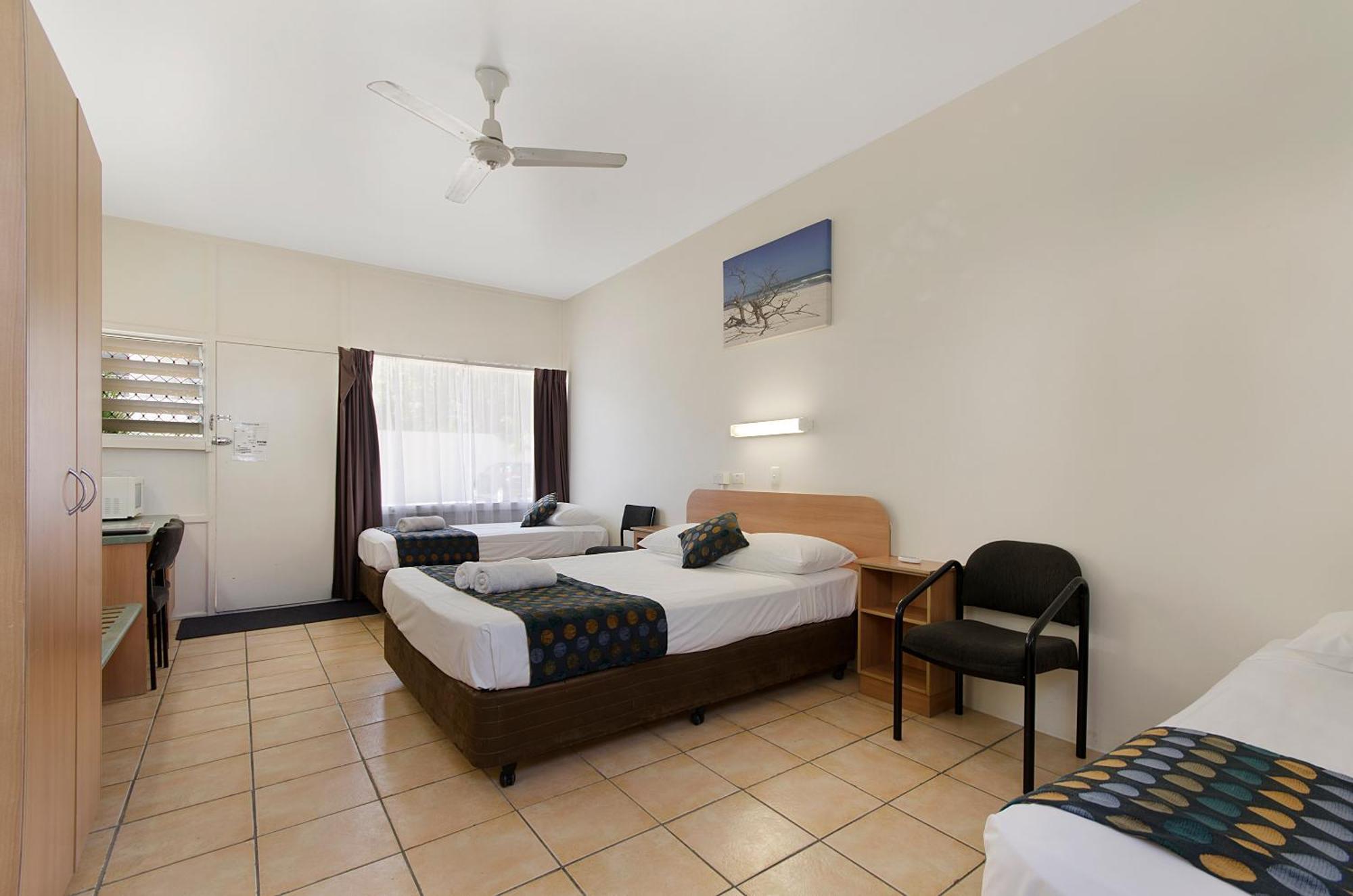 Beach House Motel Townsville Exterior photo