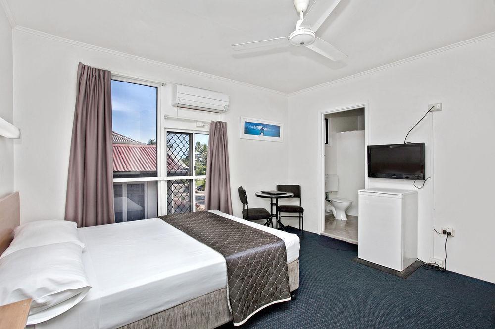 Beach House Motel Townsville Exterior photo