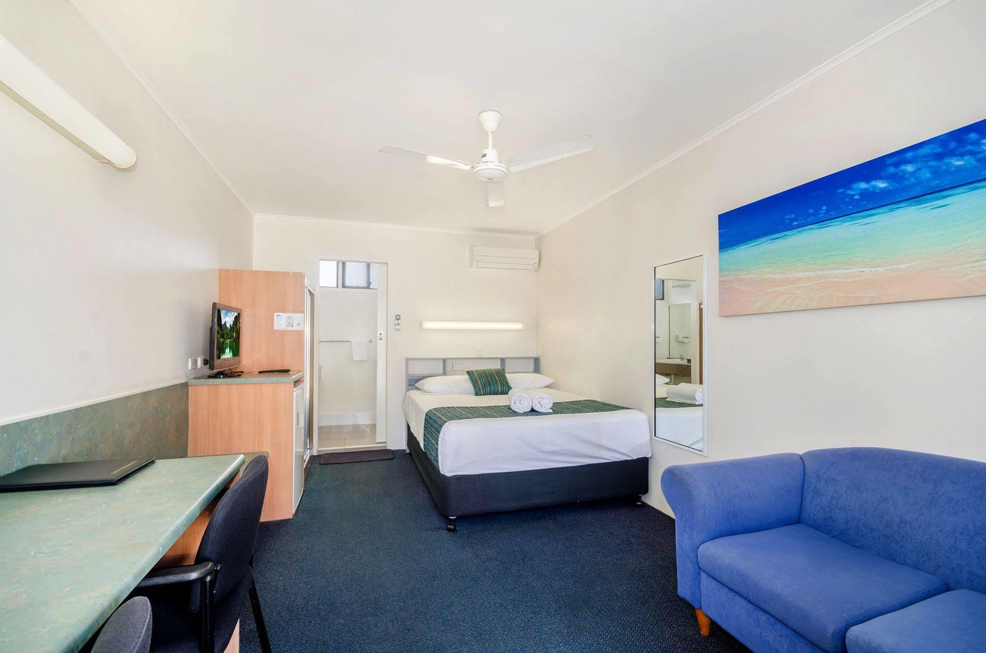 Beach House Motel Townsville Exterior photo