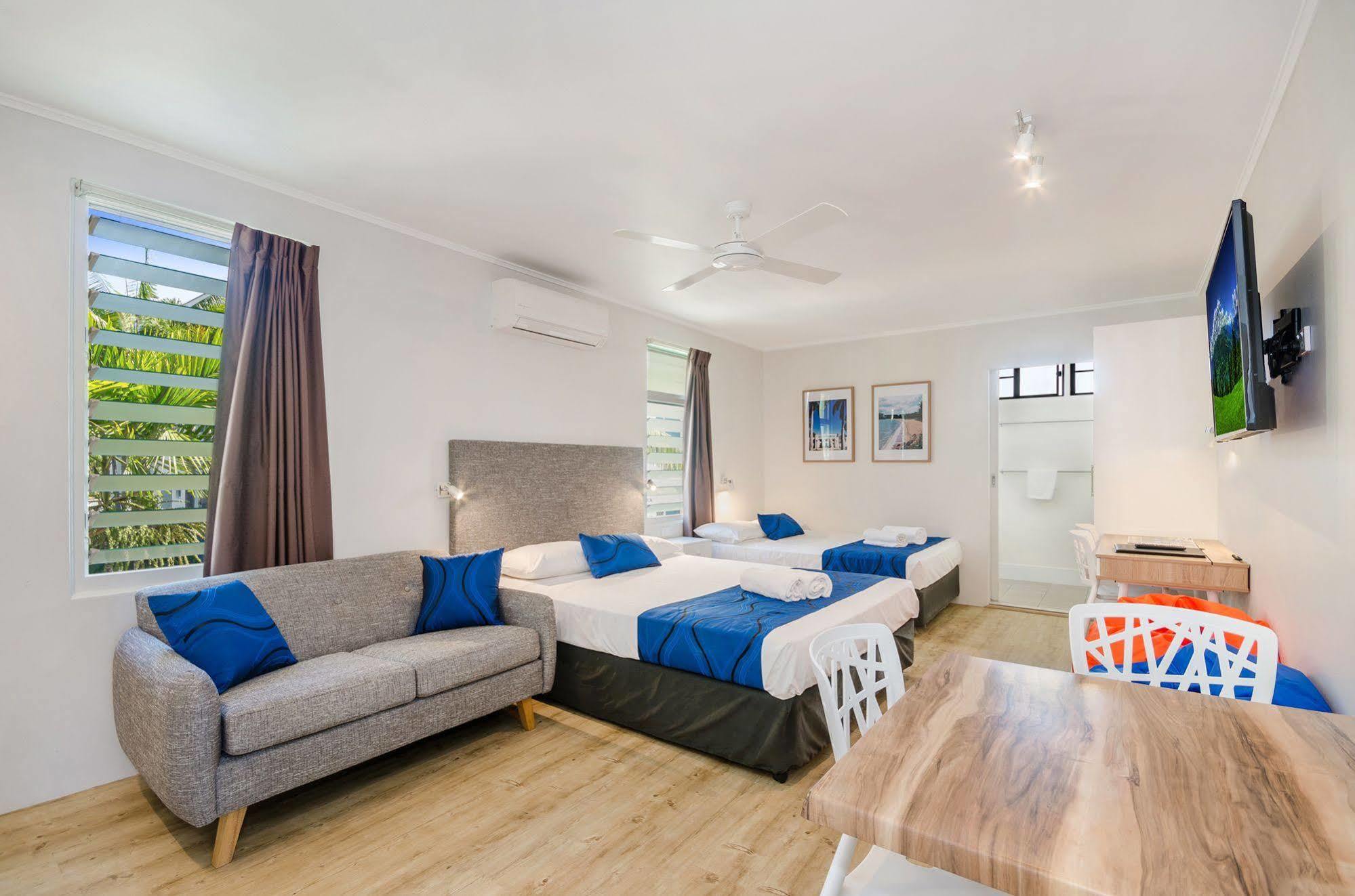 Beach House Motel Townsville Exterior photo