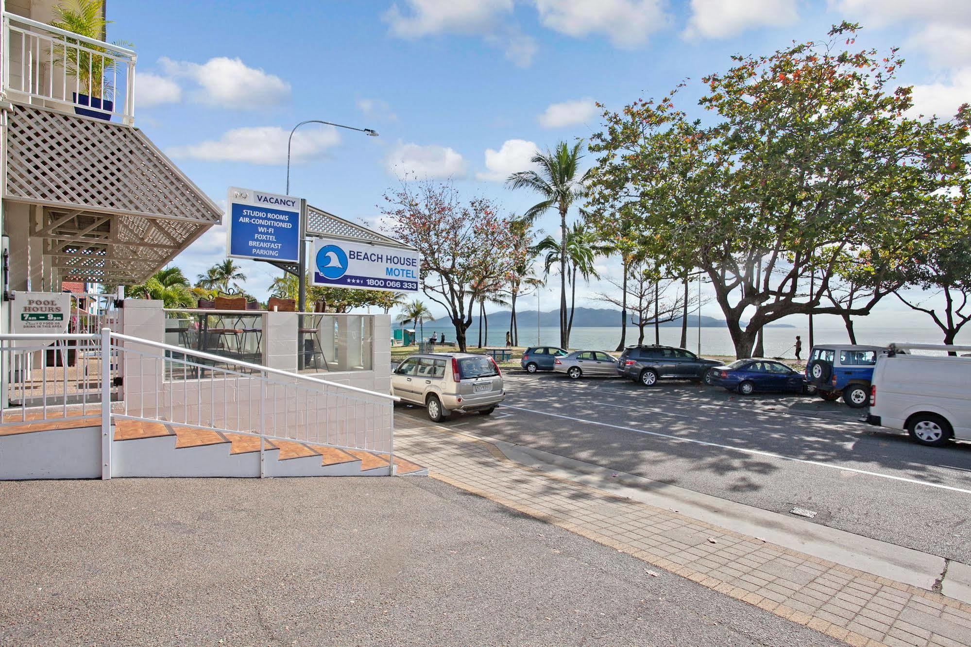 Beach House Motel Townsville Exterior photo